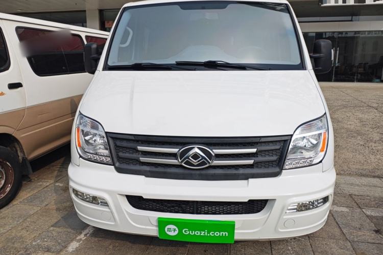 Used SAIC MAXUS Xintu V80 2023 2.0T AMT Classic Aoyuntong Short Wheelbase Ultra-Low Roof 5/6-Seater