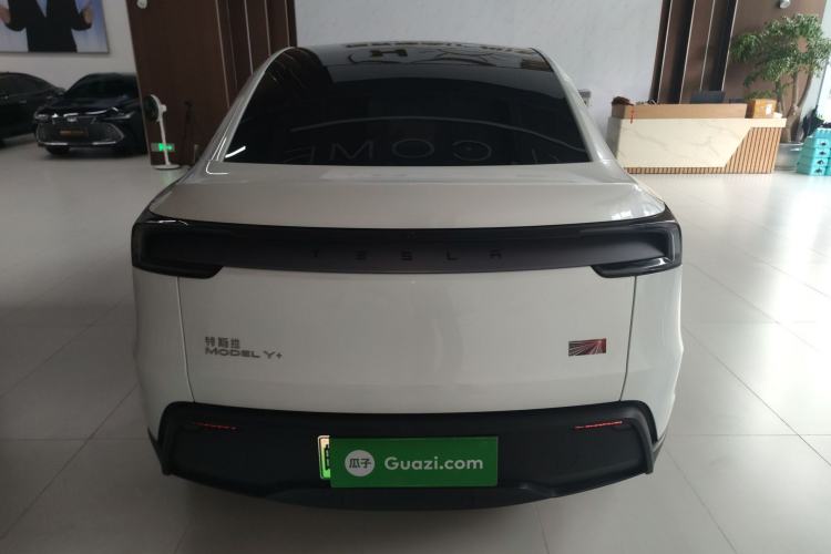 Used Tesla Model Y 2025 Long-Range All-Wheel-Drive Version
