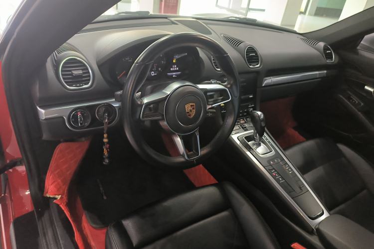 Used Porsche 718 2016 Cayman 2.0T
