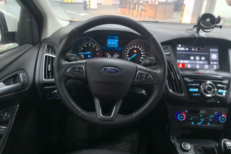 Used Ford Focus 2017 Hatchback 1.6L Manual Fashion Edition SmartDrive Version
