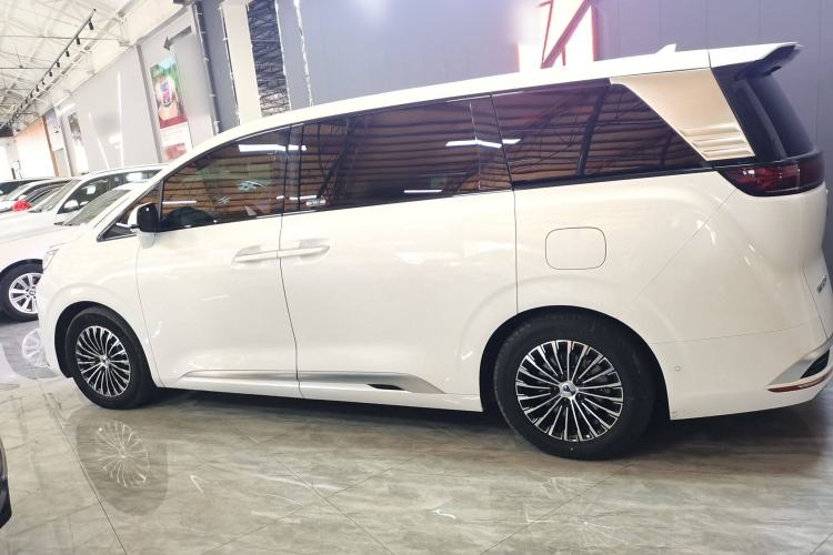 Used Denza D9 2022 DM-i 970 Four-Wheel Drive Flagship Model