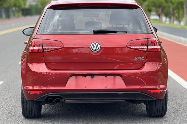 Used Volkswagen Golf 2016 230TSI Automatic Comfort Version
