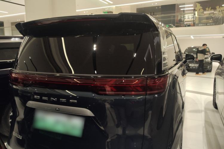 Used Denza D9 2022 DM-i 970 Four-Wheel Drive Prestige Model
