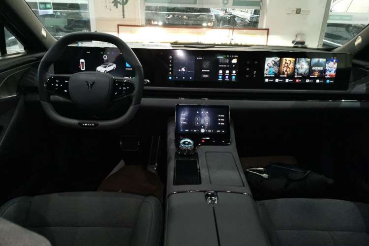 Used VOYAH PASSION 2024 PHEV Four-Wheel Drive Ultra-Long Range Executive Edition
