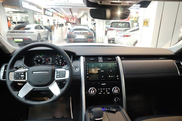 Used Land Rover Discovery 2024 360 PS S