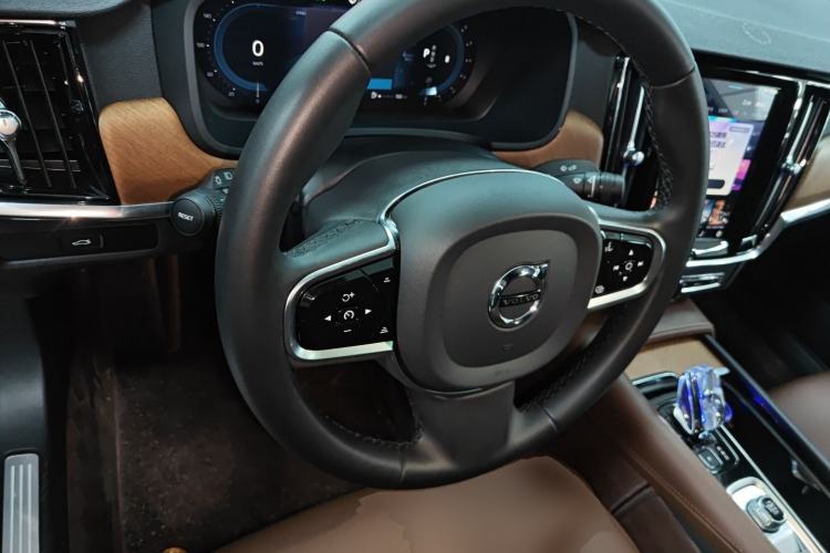 Used Volvo S90 2024 B5 Zhiyi Luxury Edition
