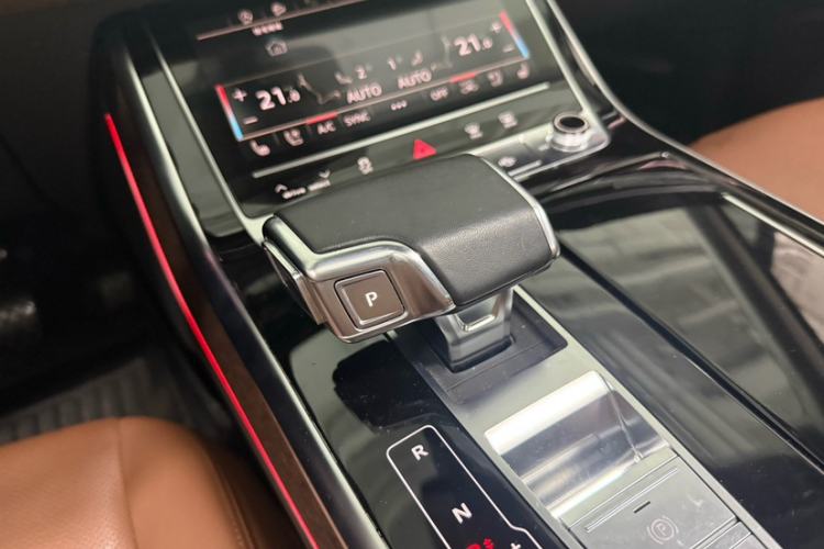 Used Audi Q7 2021 55 TFSI quattro S line Sport model
