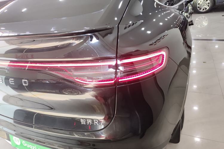 Used Hima Luxeed R7 2024 All-Electric 802 km Max
