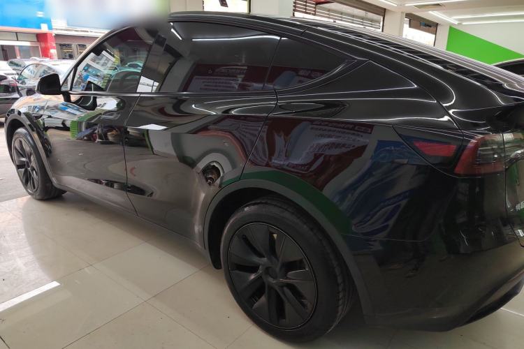 Used Tesla Model Y 2023 Rear-Wheel-Drive Version
