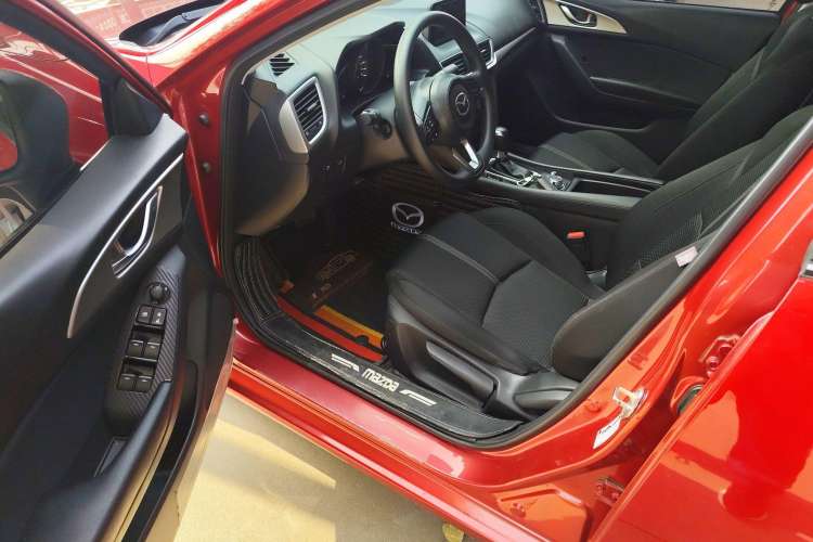 Used Mazda Mazda 3 Axela 2019 Cloud-Controlled Sedan 1.5L Automatic Luxury Model China VI Standard
