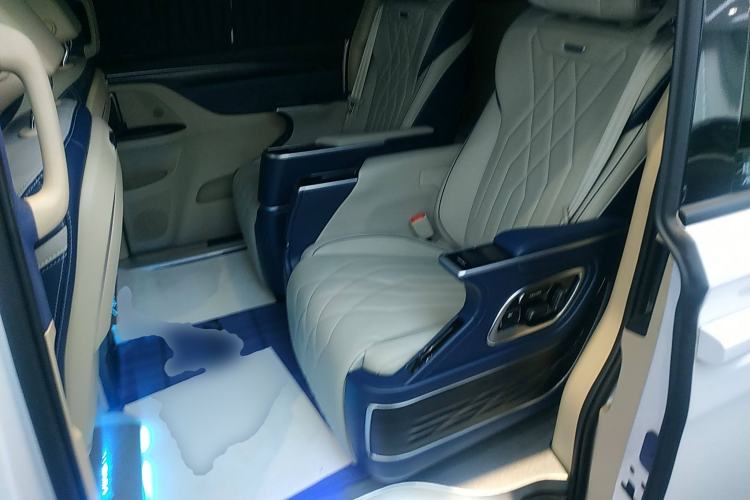 Used Buick GL8 2023 ES Lu Zun Deluxe Model
