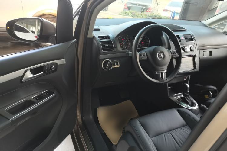 Used Volkswagen Touran 2015 1.4T DSG Comfort Edition 5 Seats