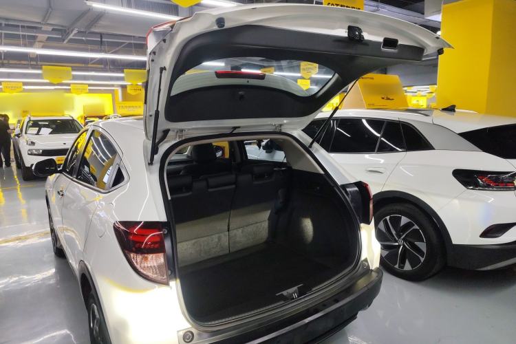 Used Honda Vezel 2017 1.8L CVT Front-Wheel Drive Pioneer Edition