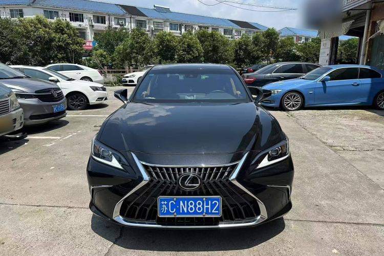Used Lexus ES 2023 200 Excellence Edition
