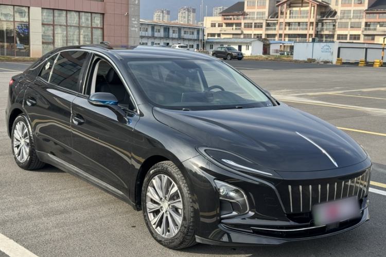 Used Hongqi E-QM5 2022 431 km Charge & Enjoy Edition
