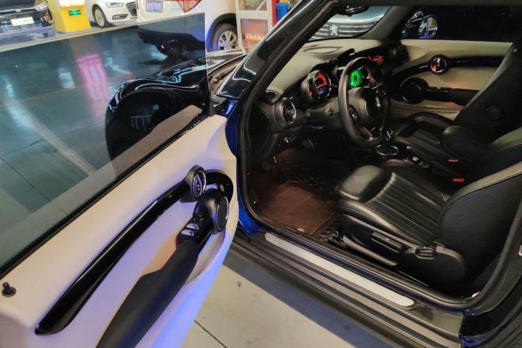 Used  MINI 2018 1.5T COOPER CABRIO Artist