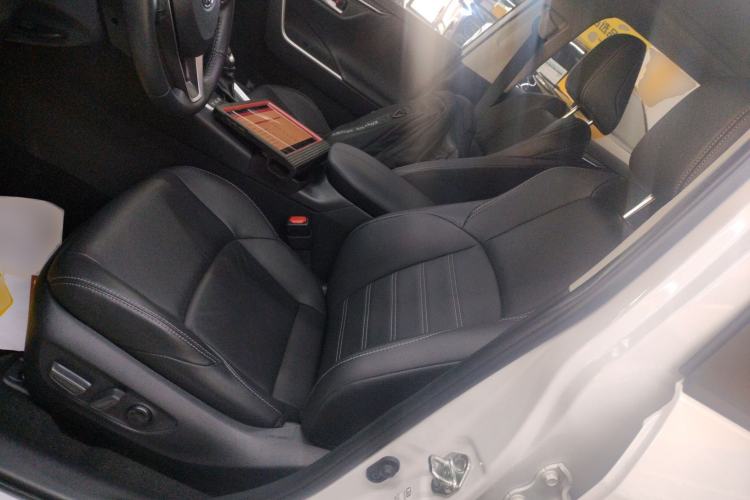 Used Toyota Wildlander 2023 2.0L CVT Four-Wheel Drive Luxury PLUS Edition
