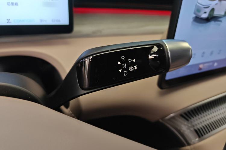 Used XPeng X9 2024 702 Ultra-Long Range Pro
