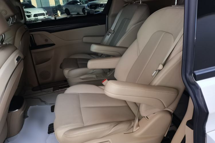 Used Buick GL8 2023 ES Lu Zun Deluxe Model
