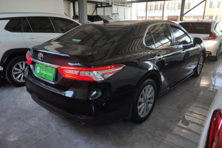 Used Toyota Camry 2021 2.0G Luxury Edition
