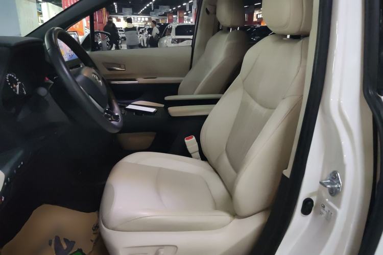 Used Toyota Sienna 2024 2.5L Hybrid Prestige Deluxe Edition
