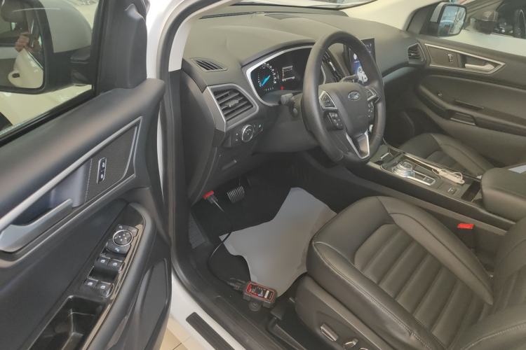 Used Ford Edge 2020 EcoBoost 245 Two-Wheel-Drive Platinum Edition 5 Seats
