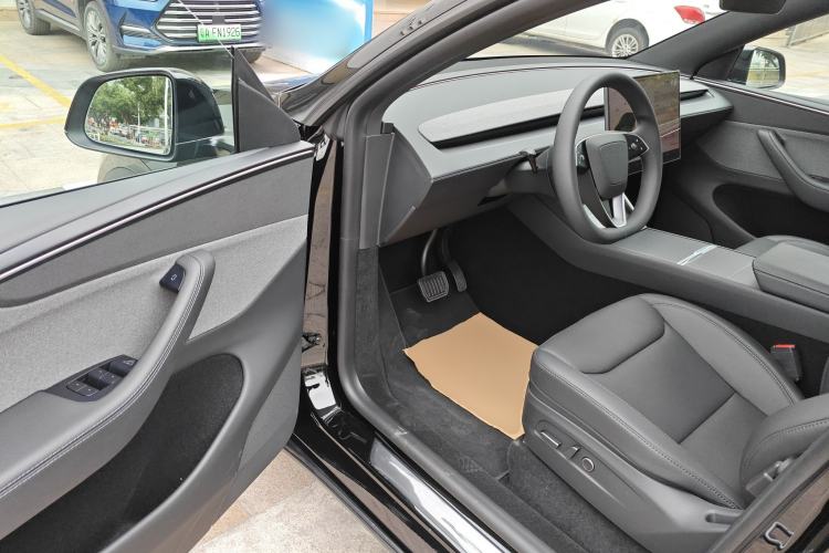 Used Tesla Model Y 2026 Rear-Drive Model