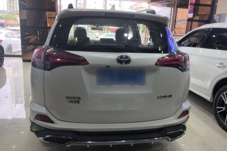 Used Toyota RAV4 2016 2.0L CVT Two-Wheel Drive Urban Edition China V Standard
