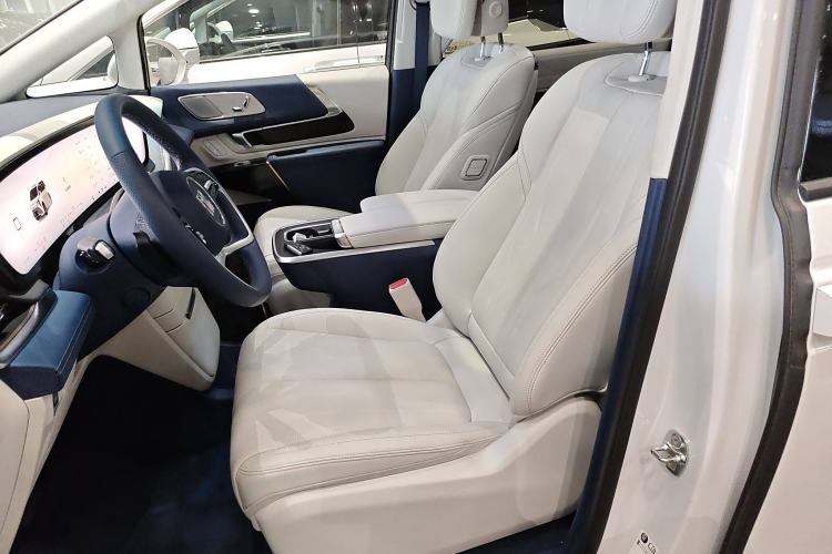 Used Buick Century 2025 2.0T Seven-Seater Yinshi Edition
