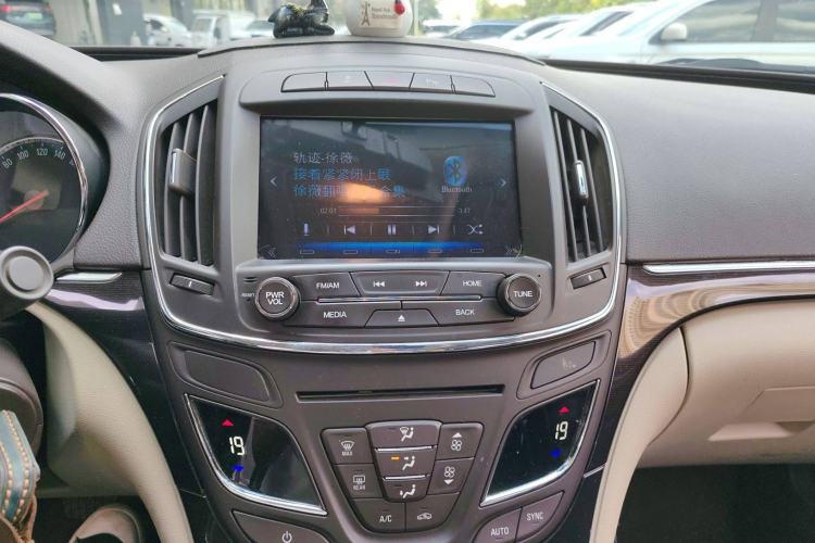 Used Buick Regal 2015 2.0L Leading Fashion Edition
