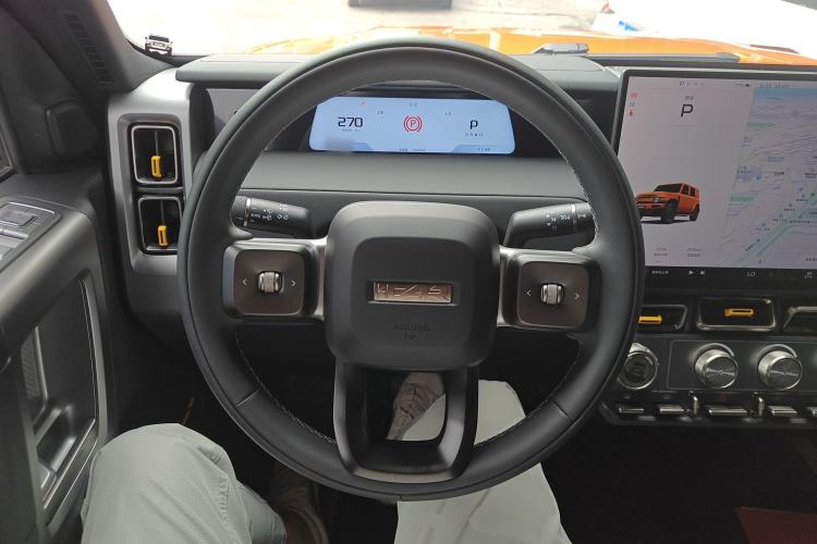 Used  V23 2025 401 Two-Wheel Drive Intelligent Driving Version
