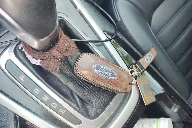 Used Ford Edge 2015 2.0T GTDi 4x4 High-Grade Model
