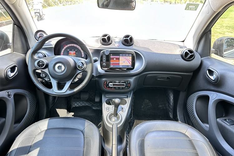 Used  fortwo 2019 0.9T 66kW Hardtop Pioneer Edition China VI
