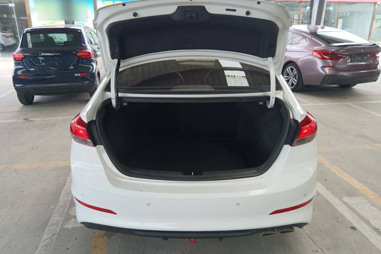 Used Hyundai Elantra 2019 1.4T Dual-Clutch Xuan Dong · Dynamic Model
