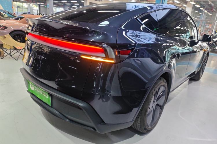 Used Tesla Model Y 2025 Long-Range All-Wheel Drive First Edition
