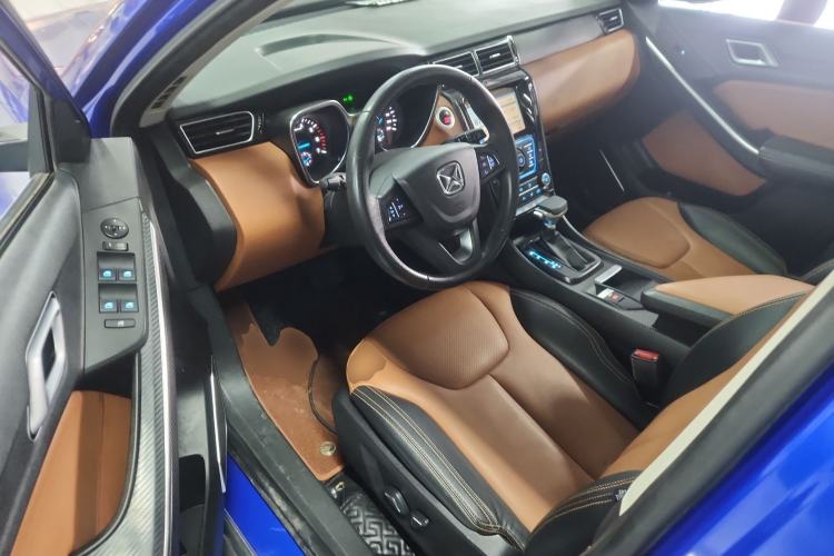 Used JMC Yusheng S330 2016 1.5L GTDi Automatic Two-Wheel Drive Prestige Edition
