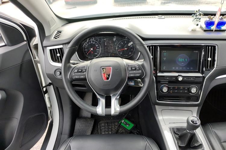 Used Roewe RX5 2016 20T Two-Wheel Drive Manual Flagship Edition
