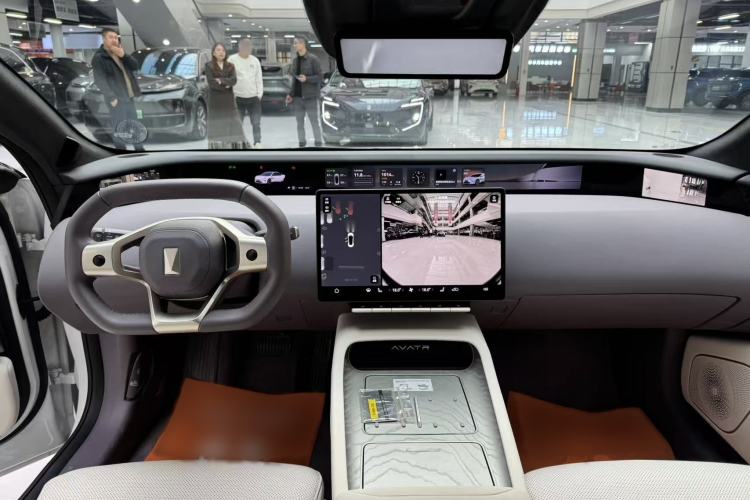 Used  12 2024 700 Three-Laser Rear-Wheel Drive Luxury Edition
