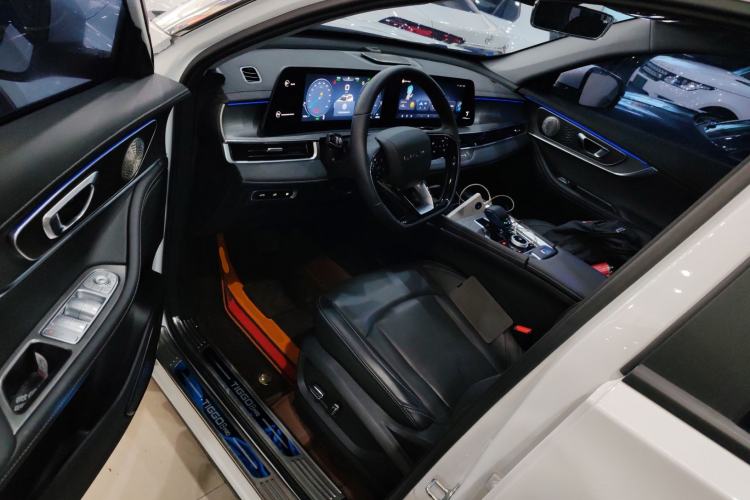 Used Chery Tiggo 8 PRO New Energy 2023 Champion Edition 1.5T 100km Glory Version
