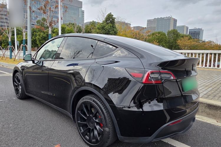 Used Tesla Model Y 2021 Long-Range All-Wheel-Drive Version 3D7
