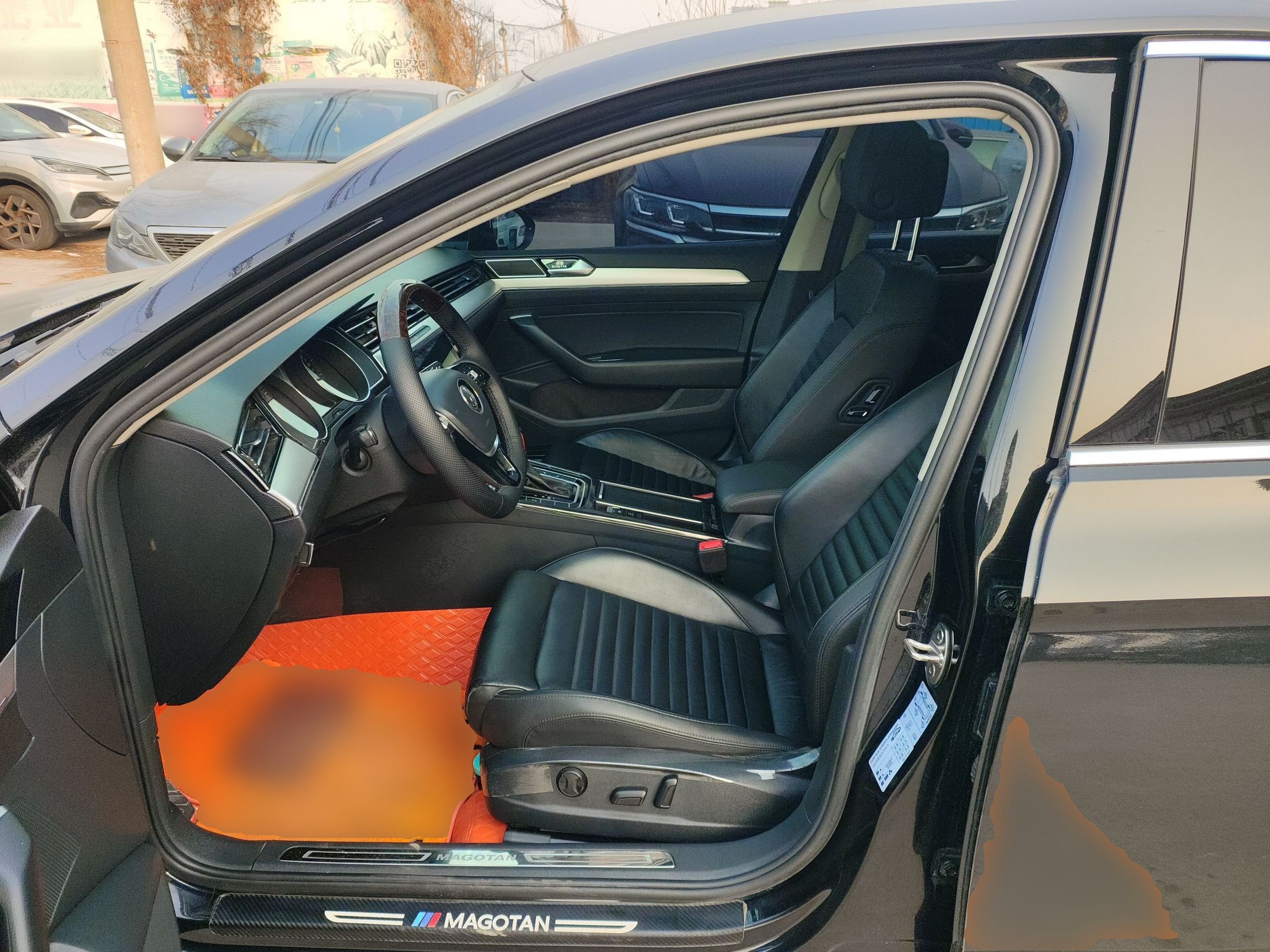 Переднее сиденье в автомобиле