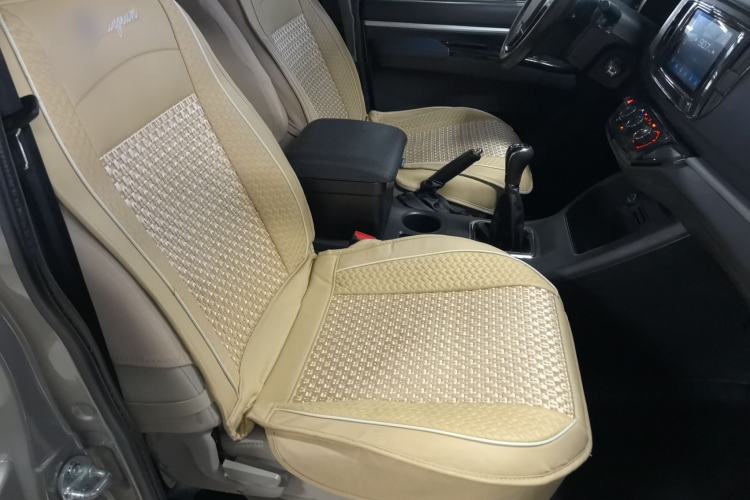 Used FORTHING Lingzhi 2023 M5L 1.6L Base Model 7 Seats
