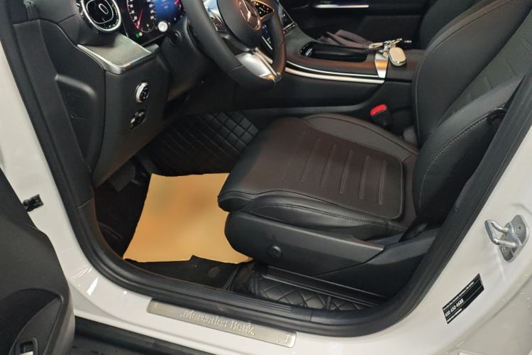 Used Mercedes-Benz GLC 2023 GLC 260 L 4MATIC Dynamic Edition 5-seater
