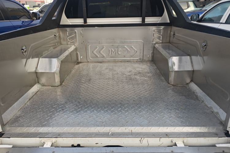 Used JMC Yuhu 9 2022 2.0T Automatic Diesel 4x4 Comfort Edition
