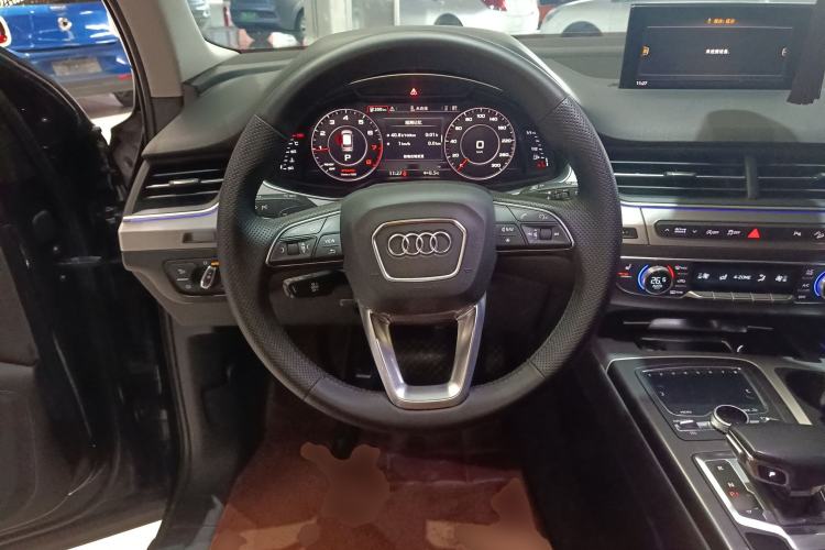 Used Audi Q7 2018 40 TFSI Comfort Model
