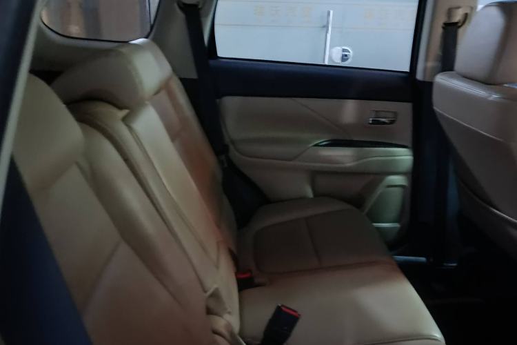 Used Mitsubishi Outlander 2013 2.4L 4x4 Luxury Navigation Edition 5 Seats
