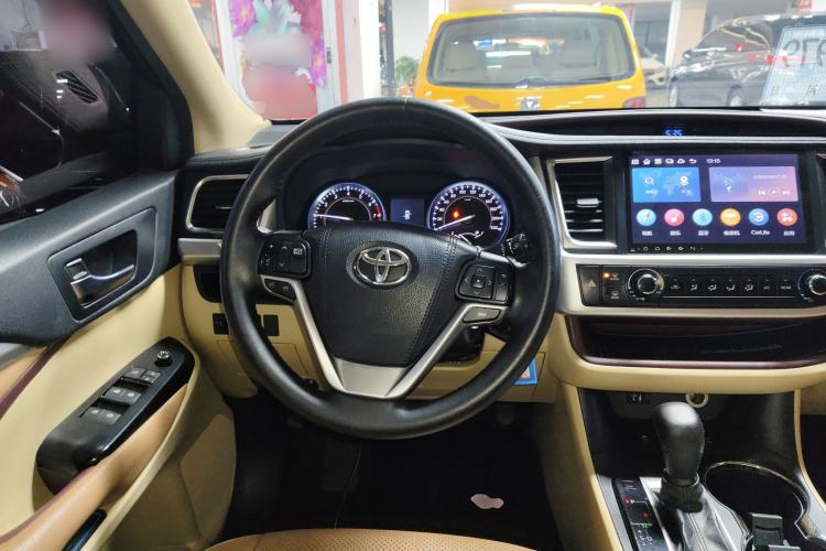 Used Toyota Highlander 2017 3.5L 4x4 Elite Edition 7-Seater
