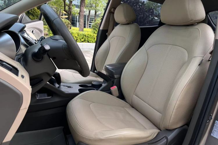 Used Hyundai ix35 2013 2.0L Automatic Two-Wheel Drive Smart GLS China IV Standard
