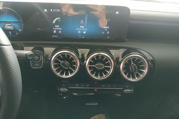 Used Mercedes-Benz A-Class 2022 Revised Version A 200 L Sport Sedan Fashionable Style
