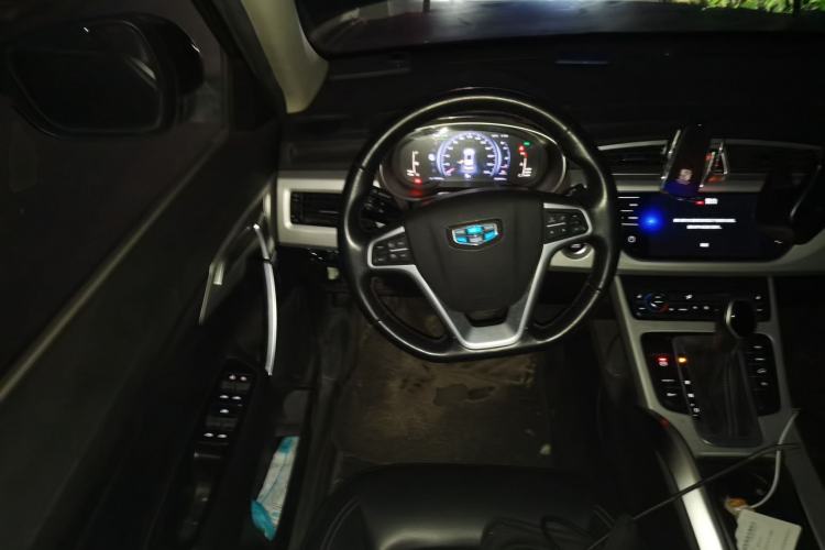 Used Geely Auto Emgrand X7 Sport 2018 1.8TD Automatic Two-Wheel Drive Smart 4G Connected Version
